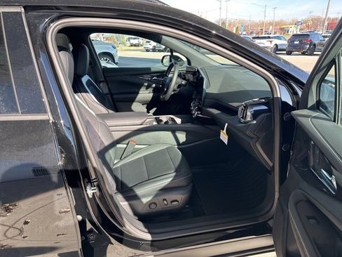 New 2026 Chevrolet Blazer EV LT image 32