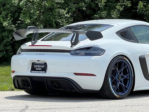Certified 2024 Porsche 718 Cayman GT4 RS w/ Accent Package Logos RWD image 10