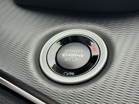 New 2025 Jeep Grand Cherokee L Altitude AWD/4WD image 24