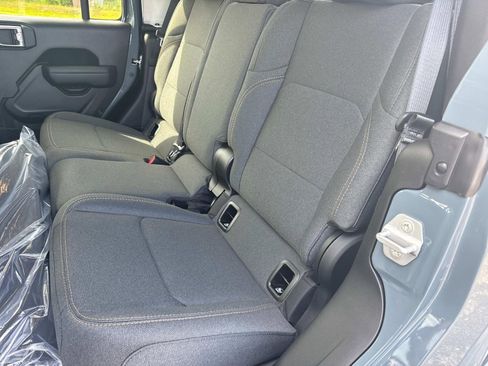 New 2025 Jeep Gladiator Sport AWD/4WD image 15