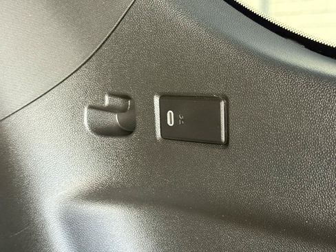 Used 2021 Chevrolet Tahoe 2WD w/ 1FL Safety Package image 33