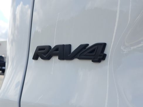 Used 2025 Toyota RAV4 XLE image 8