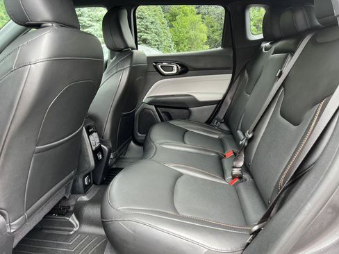 Used 2023 Jeep Compass Limited AWD/4WD image 4