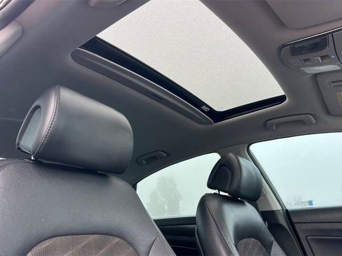 Used 2016 Hyundai Sonata Sport w/ Option Group 1V image 19