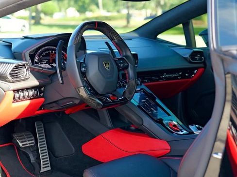 Used 2020 Lamborghini Huracan EVO AWD/4WD image 6