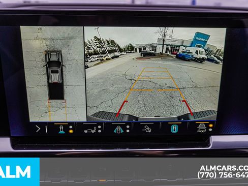 Used 2024 Chevrolet Silverado 2500 LTZ w/ LTZ Convenience Package image 39