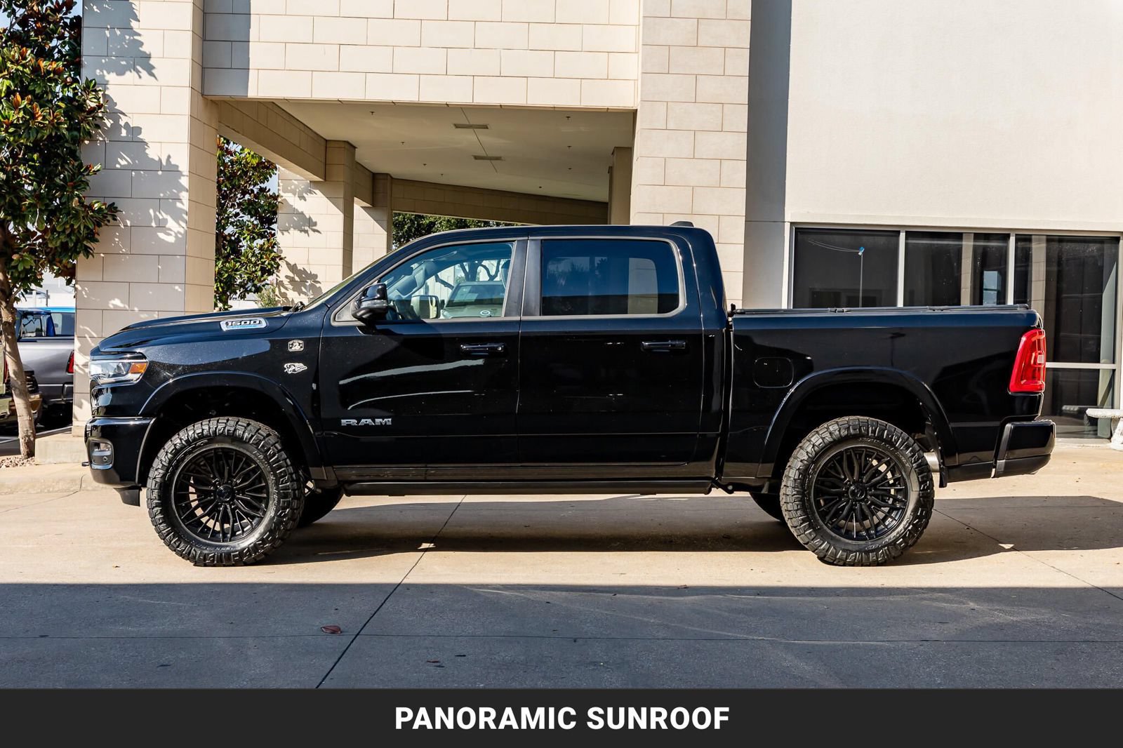 Used 2026 RAM 1500 Laramie AWD/4WD image 6