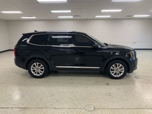 Used 2022 Kia Telluride LX image 4
