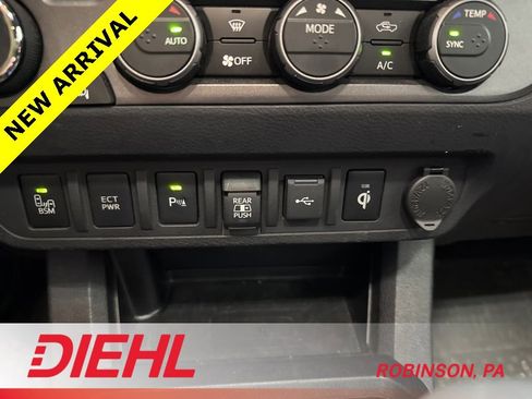 Used 2023 Toyota Tacoma TRD Off-Road image 32