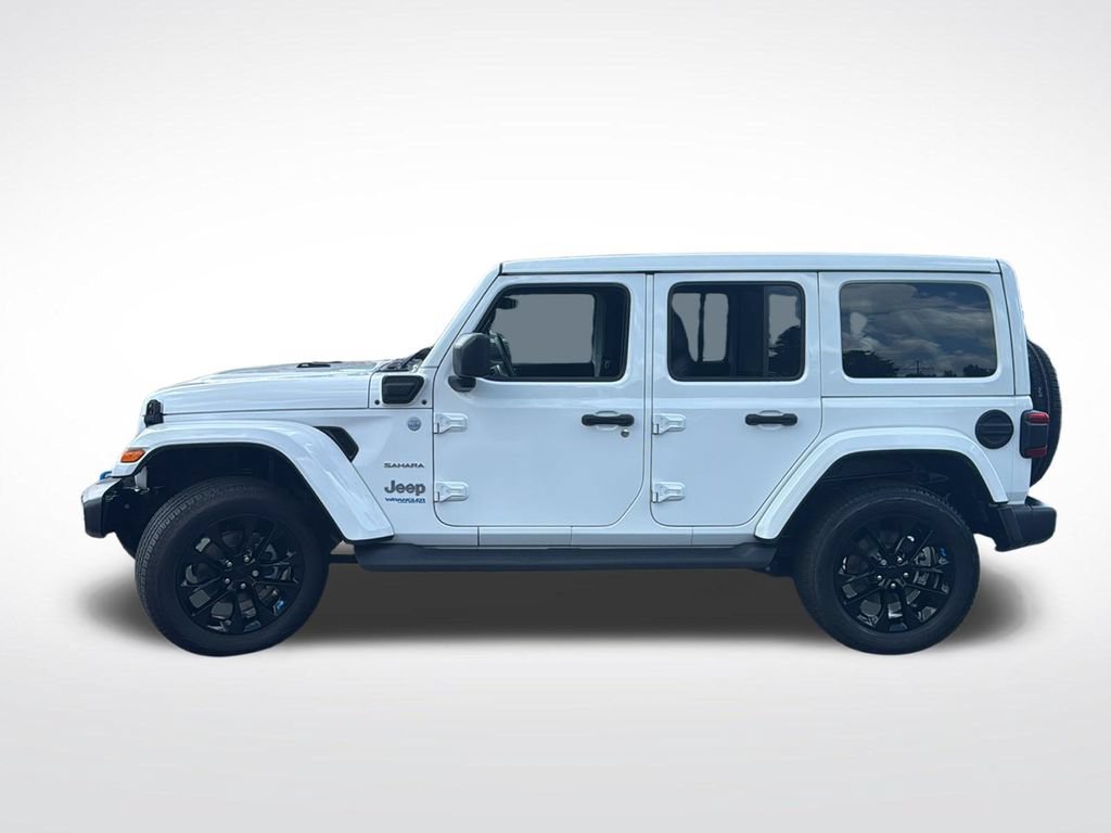Used 2022 Jeep Wrangler Unlimited Sahara AWD/4WD image 4