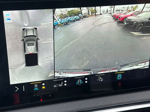 Used 2023 GMC Sierra 1500 AT4 w/ AT4 Premium Package image 22