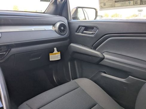 New 2026 Chevrolet Colorado LT image 17