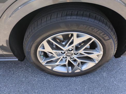 Used 2025 Genesis GV70 2.5T AWD/4WD image 10