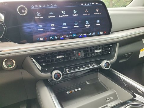 New 2025 Chevrolet Suburban Premier image 23