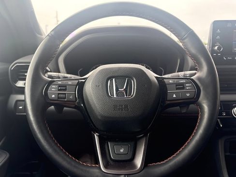 Certified 2025 Honda Pilot TrailSport image 15