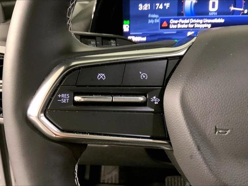 Used 2025 Chevrolet Equinox EV LT w/ Comfort Package AWD/4WD image 18