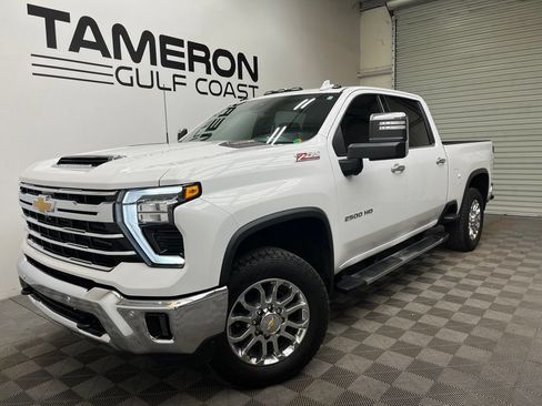 Used 2025 Chevrolet Silverado 2500 LTZ w/ LTZ Premium Package AWD/4WD image 2