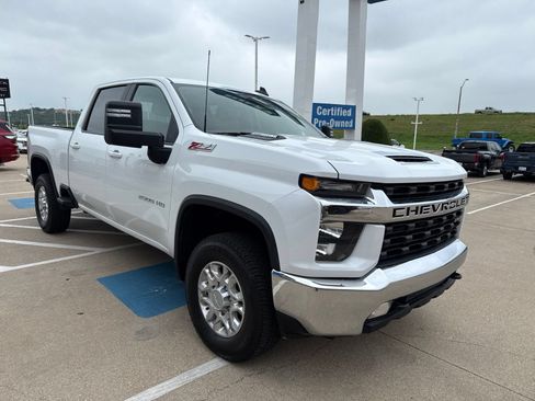 Used 2023 Chevrolet Silverado 2500 LT w/ Convenience Package AWD/4WD image 3