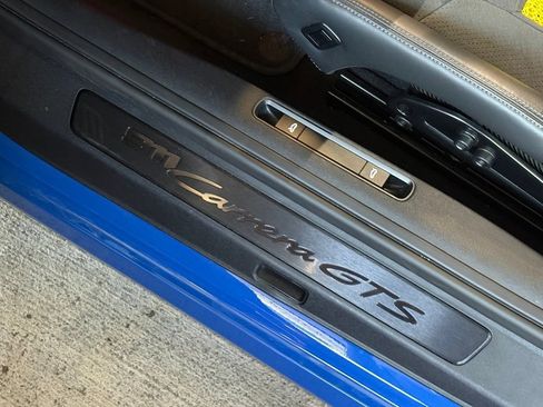Certified 2025 Porsche 911 Carrera GTS RWD image 19