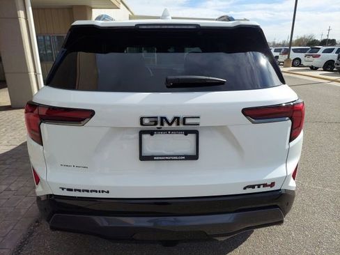 Used 2026 GMC Terrain AT4 w/ LPO, Black Badging Package AWD/4WD image 7