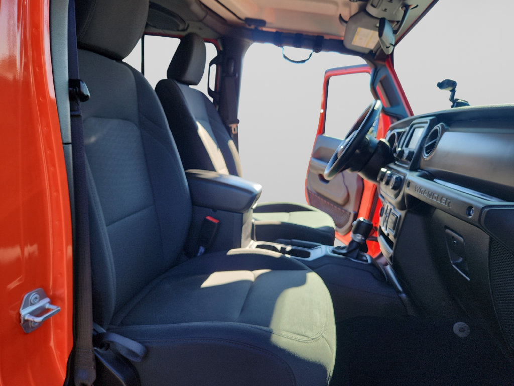 Used 2018 Jeep Wrangler Unlimited Sport S AWD/4WD image 17