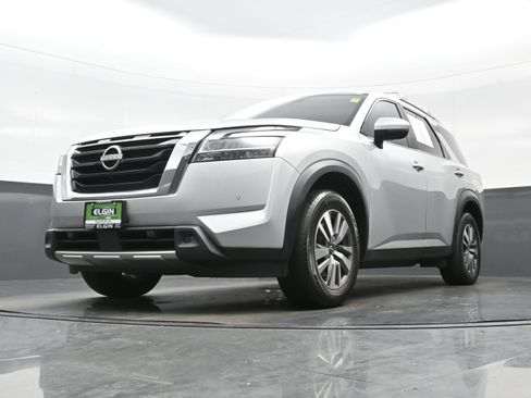 Used 2023 Nissan Pathfinder SL AWD/4WD image 28