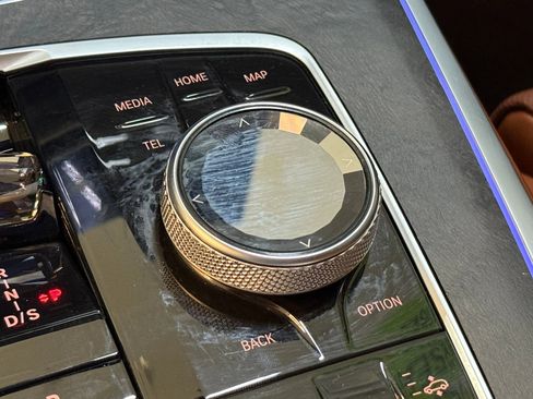 Used 2024 BMW X7 xDrive40i image 38