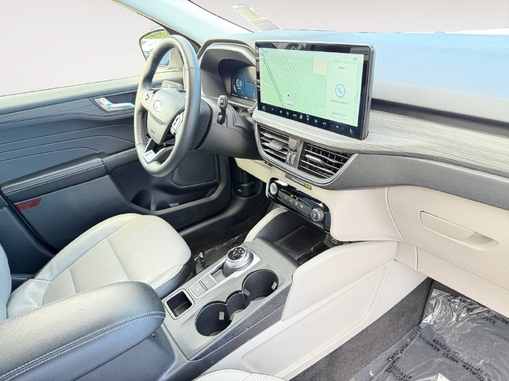 Used 2025 Ford Escape Platinum AWD/4WD image 26
