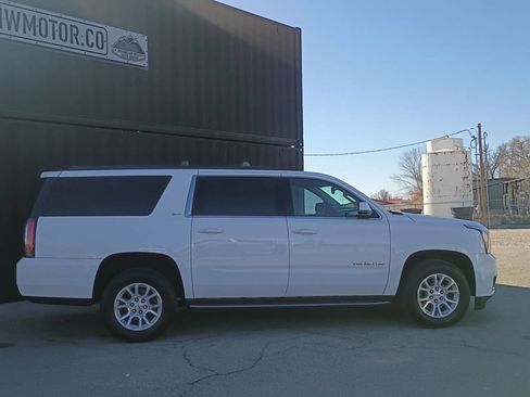 Used 2019 GMC Yukon XL SLT w/ Open Road Package AWD/4WD image 6