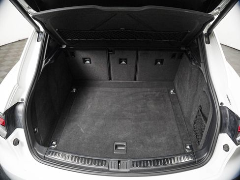 Certified 2020 Porsche Macan AWD/4WD image 26