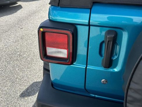 Used 2020 Jeep Wrangler Sport S image 29