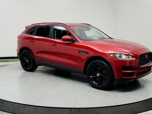 Used 2017 Jaguar F-PACE Premium image 3