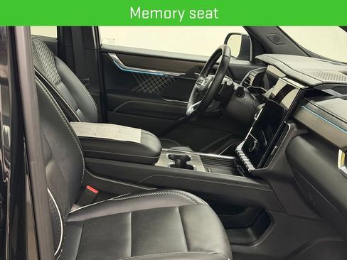 Used 2026 GMC Acadia Denali w/ LPO, Floor Liner Package AWD/4WD image 16