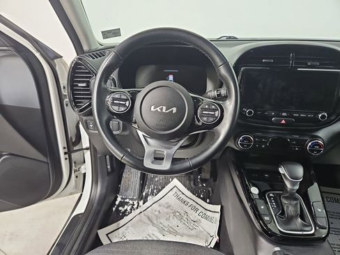 Used 2023 Kia Soul EX image 14