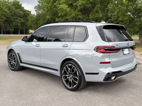 Used 2025 BMW X7 xDrive40i w/ M Sport Package AWD/4WD image 4