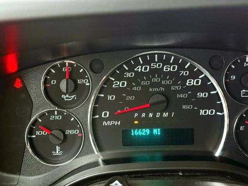 Used 2024 Chevrolet Express 2500 w/ Driver Convenience Package RWD image 20