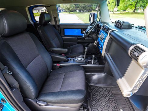 Used 2007 Toyota FJ Cruiser 4WD w/ Upgrade Pkg 1 image 36