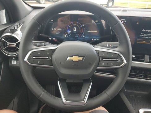 New 2026 Chevrolet Equinox LT w/ Safety and Technology Package FWD image 18