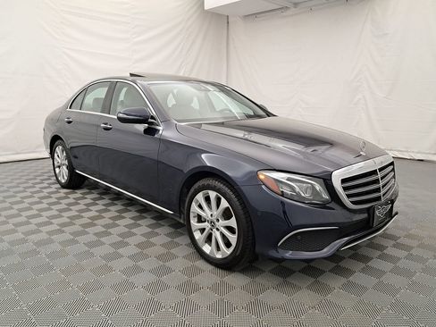 Used 2018 Mercedes-Benz E 300 4MATIC image 2