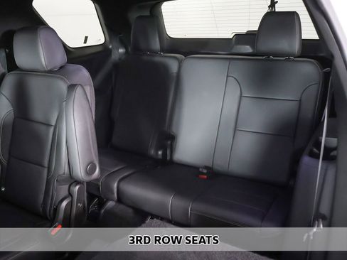 Used 2023 Chevrolet Traverse LT AWD/4WD image 7
