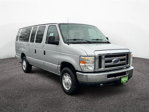 Used 2011 Ford E-350 and Econoline 350 XLT image 7