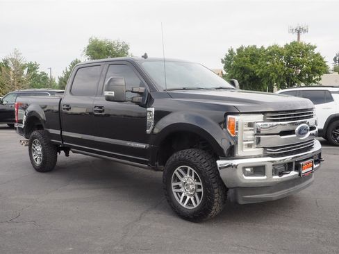 Used 2019 Ford F250 Lariat w/ Lariat Ultimate Package image 3