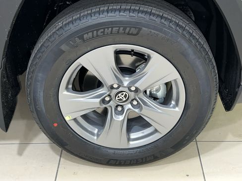 New 2025 Toyota RAV4 XLE w/ Convenience Package image 5