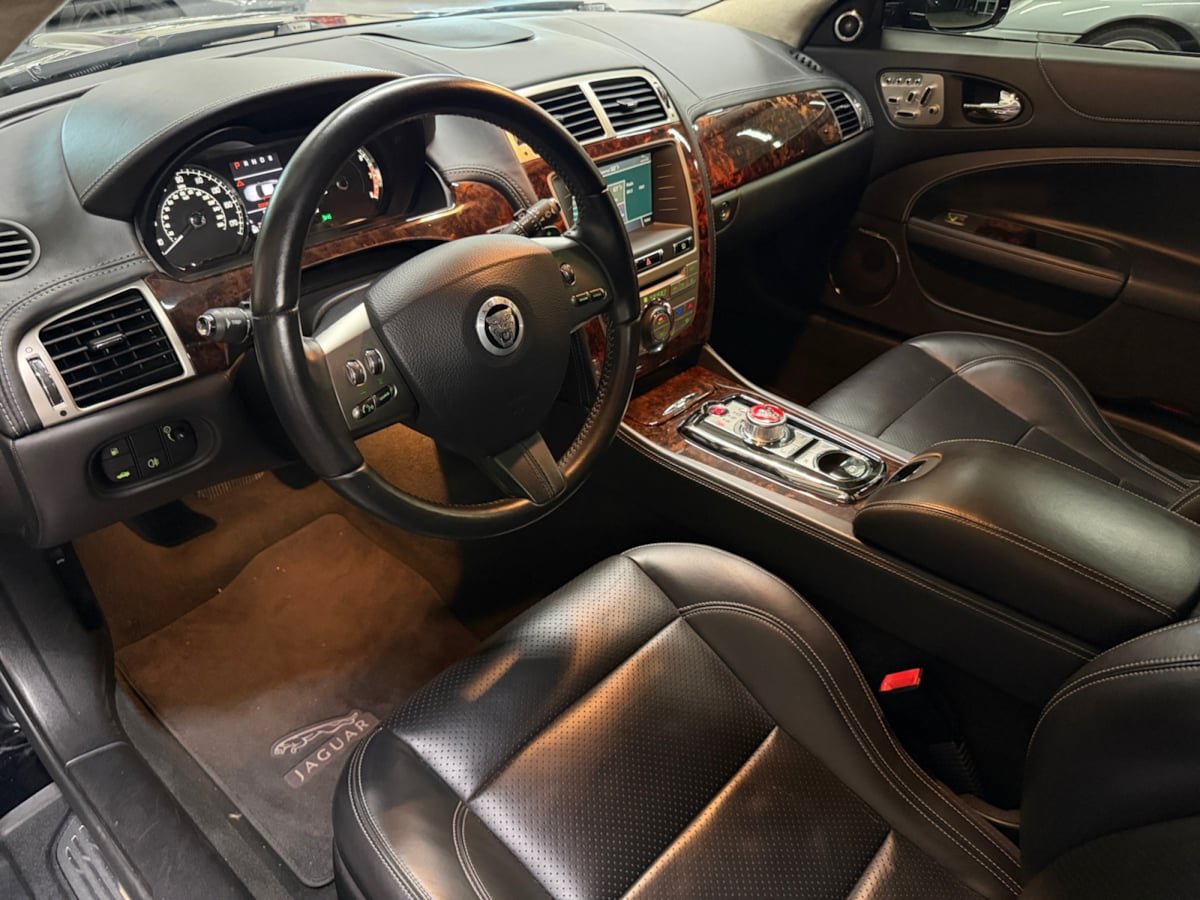 Used 2011 Jaguar XK Coupe RWD image 25