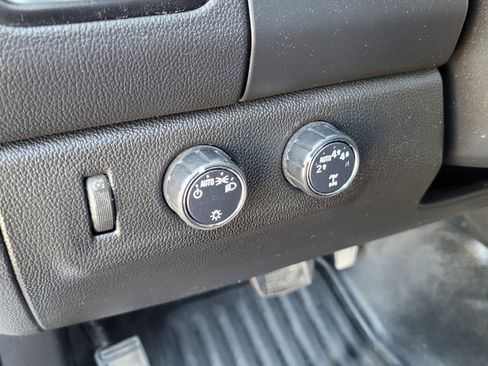 Used 2020 Chevrolet Colorado LT w/ Safety Package image 13