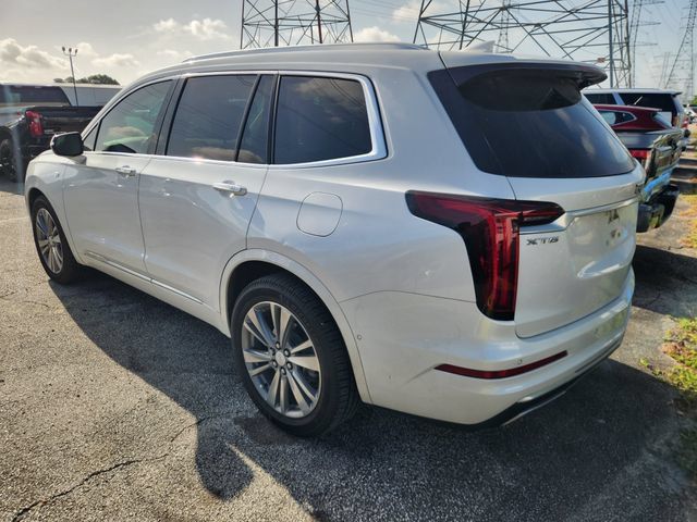 Used 2022 Cadillac XT6 Premium Luxury w/ Technology Package FWD image 4