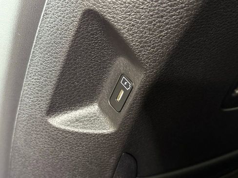 New 2026 Kia Carnival FWD image 35