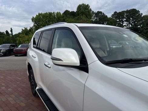Used 2023 Lexus GX 460 Premium AWD/4WD image 18