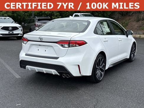 Used 2021 Toyota Corolla SE w/ SE Premium Package FWD image 2