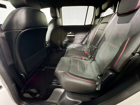 Used 2021 Mercedes-Benz GLB 250 image 29